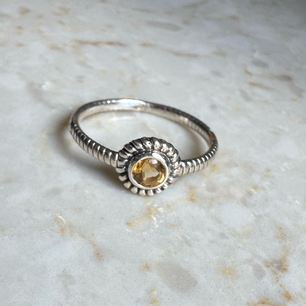 Nwot Sundance Crested Ring Citrine Sterling Silver 75$